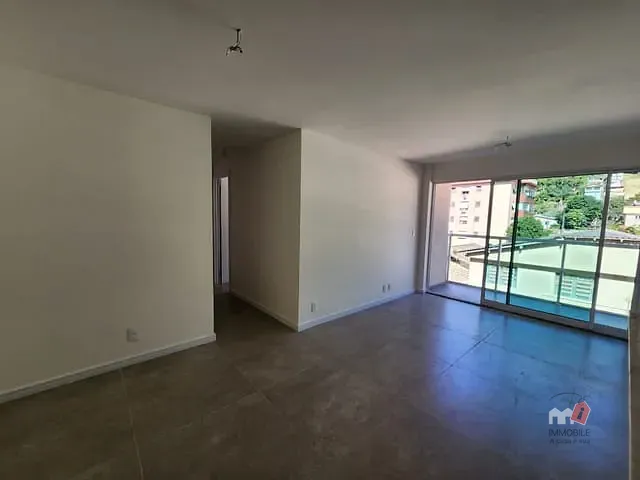 Apartamento 2 quartos e 1 banheiro, à venda, no bairro Retiro em Petrópolis