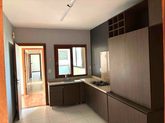 Apartamento com 199m² 3 quartos e 2 banheiros, à venda, no bairro Centro em Pelotas