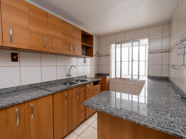 Apartamento 3 quartos e 2 banheiros, à venda ou para alugar, no bairro Centro em Pelotas