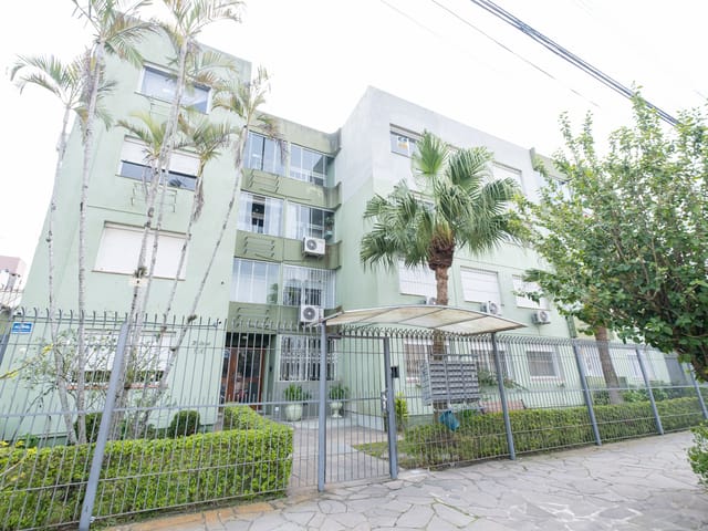 Apartamento 3 quartos e 2 banheiros, à venda ou para alugar, no bairro Centro em Pelotas