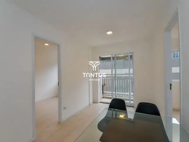 Apartamento 2 quartos e 1 banheiro, para alugar, no bairro Capão Raso em Curitiba