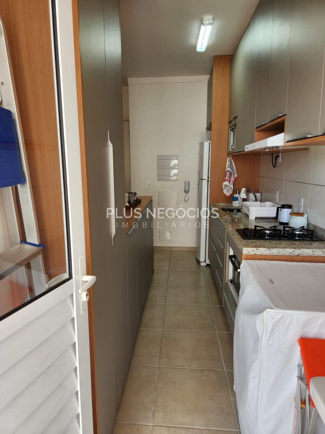 Apartamento à venda com 1 quarto, 49m² - Foto 2
