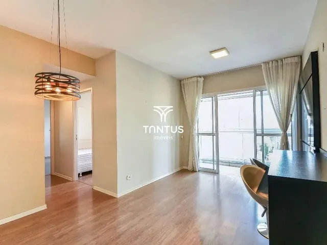 Apartamento 2 quartos e 2 banheiros, para alugar, no bairro Cristo Rei em Curitiba