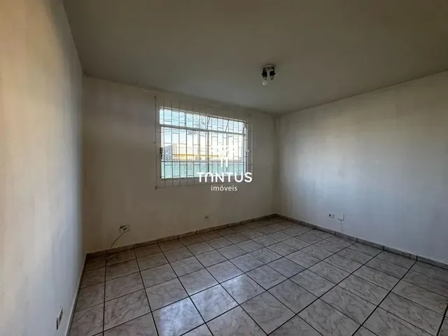 Apartamento 2 quartos e 1 banheiro, para alugar, no bairro Cajuru em Curitiba