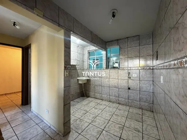 Apartamento 2 quartos e 1 banheiro, para alugar, no bairro Cajuru em Curitiba