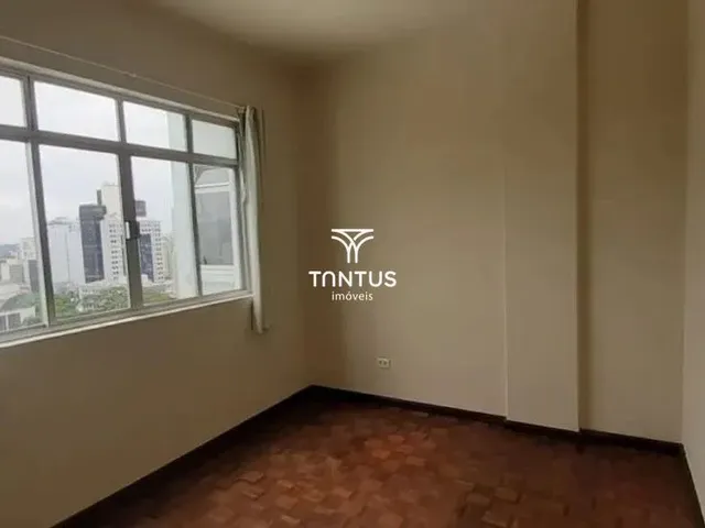 Apartamento 1 quarto e 1 banheiro, para alugar, no bairro Centro em Curitiba