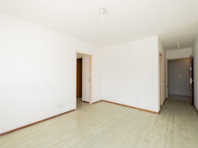 Apartamento 2 quartos e 1 banheiro, para alugar, no bairro Centro em Pelotas