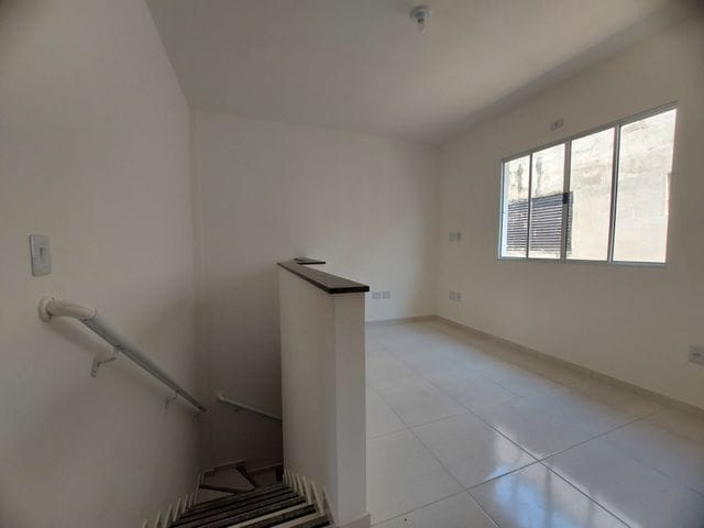 Casa com 52m² 2 quartos e 1 banheiro, à venda, no bairro Vila Voturua em São Vicente