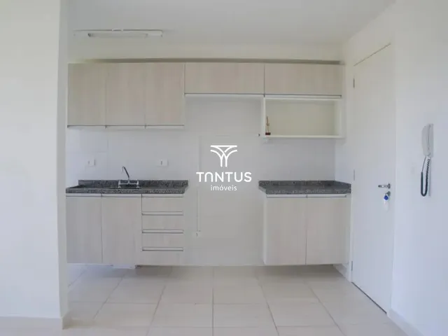 Apartamento 2 quartos e 1 banheiro, para alugar, no bairro Emiliano Perneta em Pinhais