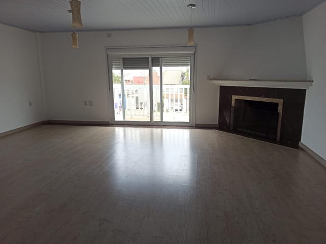 Apartamento 2 quartos e 1 banheiro, para alugar, no bairro Fragata em Pelotas