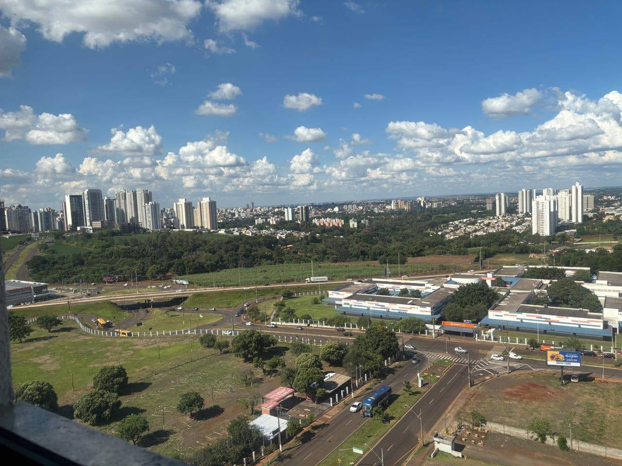 Apartamento à venda com 2 quartos, 70m² - Foto 11