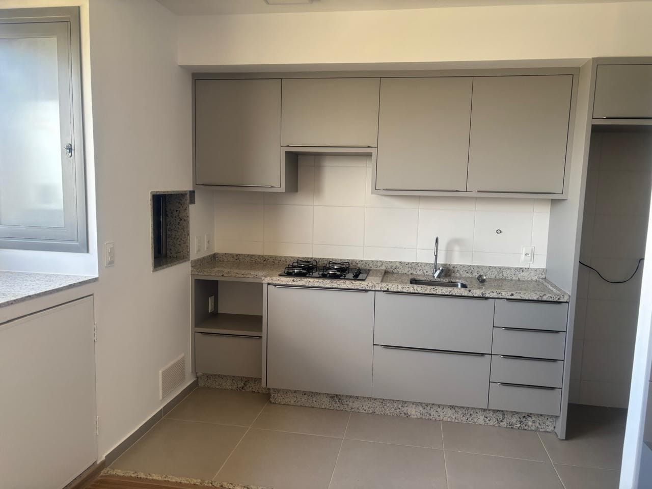 Apartamento à venda com 2 quartos, 70m² - Foto 2