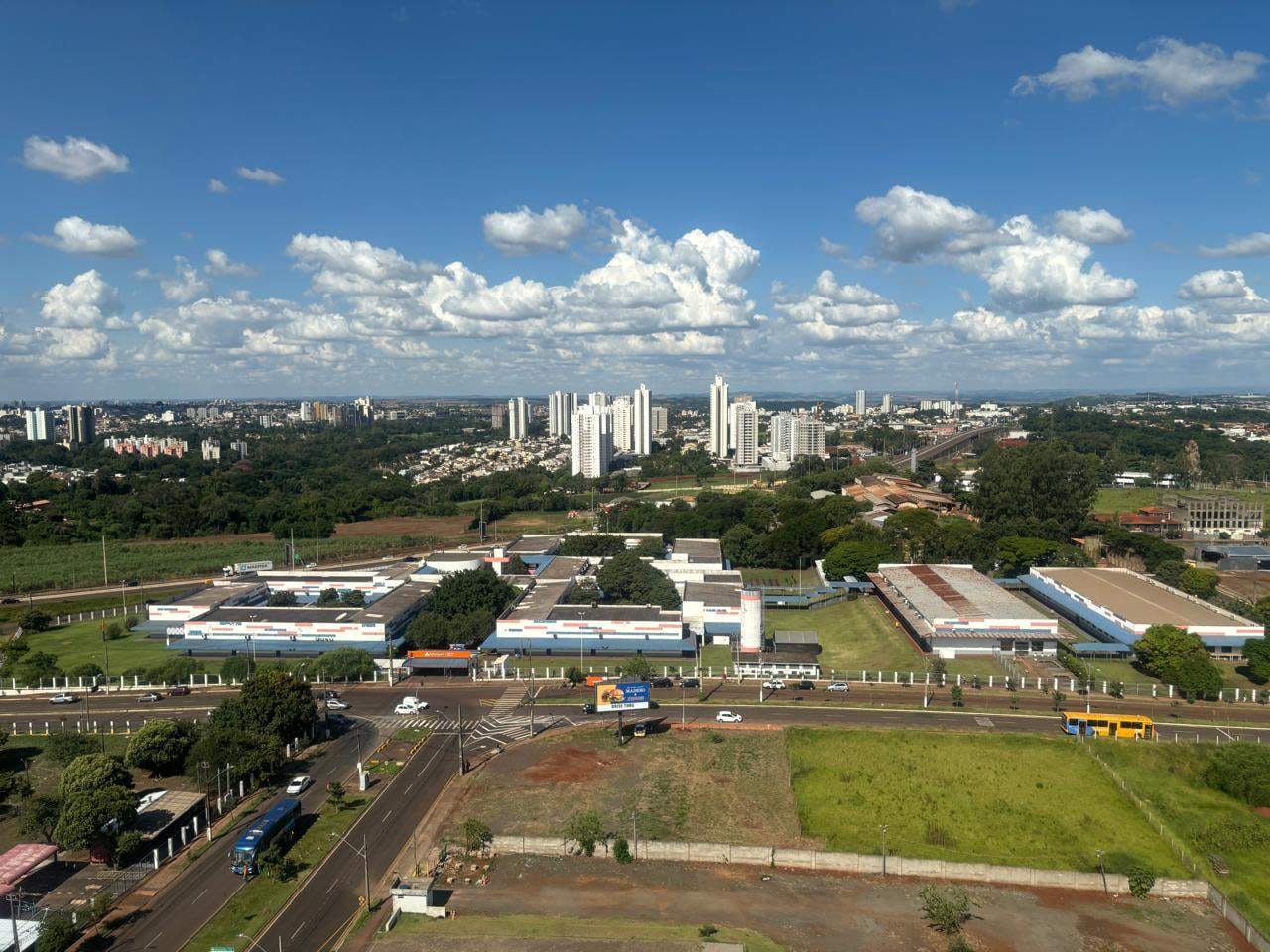 Apartamento à venda com 2 quartos, 70m² - Foto 10