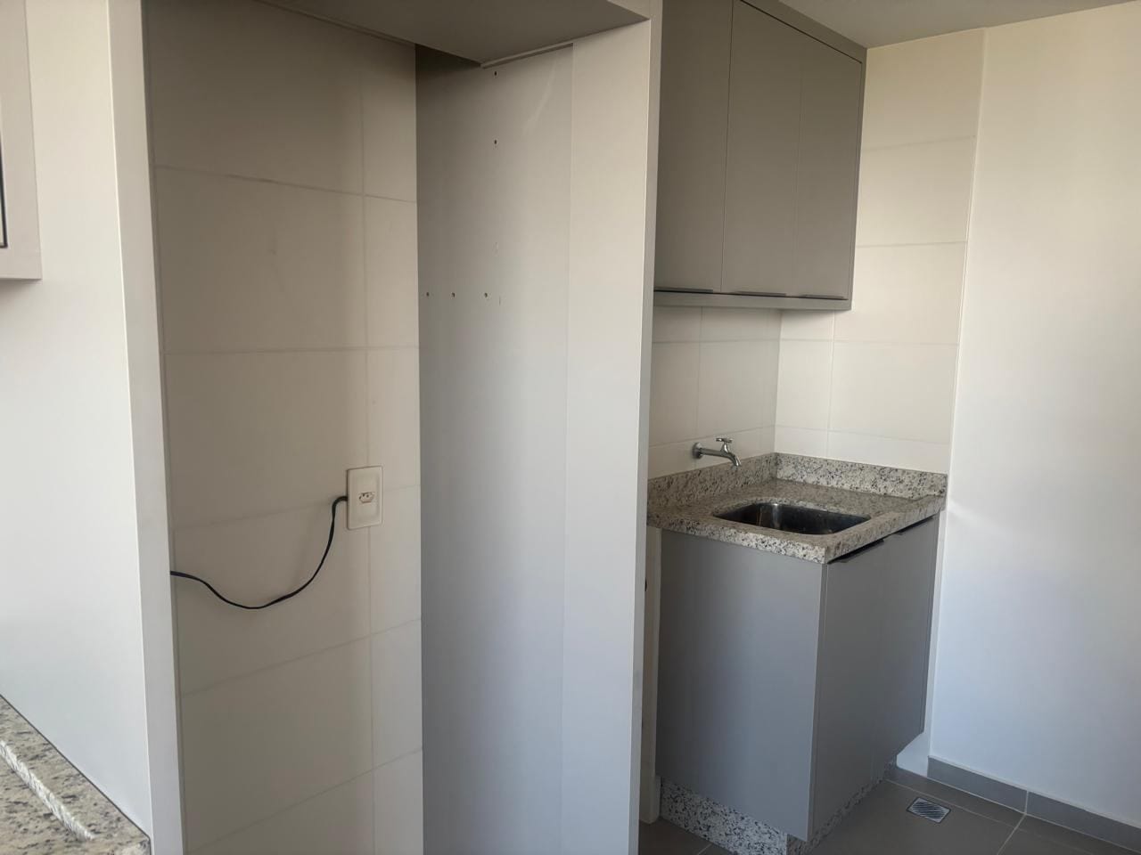 Apartamento à venda com 2 quartos, 70m² - Foto 3
