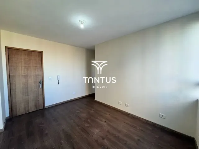 Apartamento 1 quarto e 1 banheiro, para alugar, no bairro Centro em Curitiba