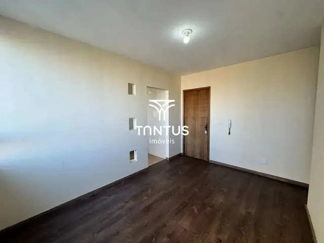 Apartamento 1 quarto e 1 banheiro, para alugar, no bairro Centro em Curitiba