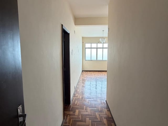 Apartamento 3 quartos e 1 banheiro, para alugar, no bairro Centro em Petrópolis