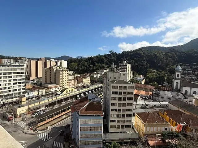 Apartamento 3 quartos e 1 banheiro, para alugar, no bairro Centro em Petrópolis