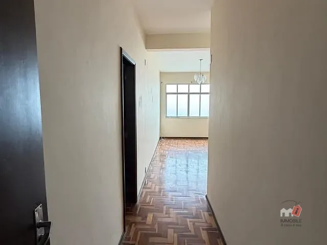 Apartamento 3 quartos e 1 banheiro, para alugar, no bairro Centro em Petrópolis