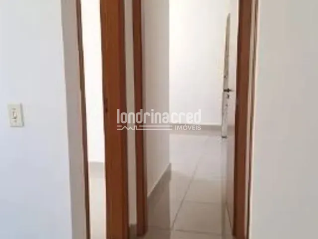 Apartamento 2 quartos e 1 banheiro, à venda, no bairro Conjunto Habitacional Doutor Farid Libos em Londrina