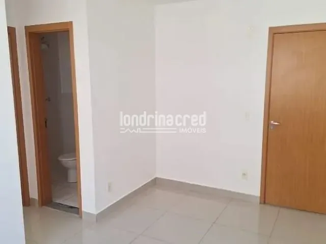 Apartamento 2 quartos e 1 banheiro, à venda, no bairro Conjunto Habitacional Doutor Farid Libos em Londrina