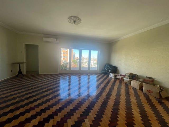 Apartamento 3 quartos e 2 banheiros, à venda, no bairro Centro em Pelotas