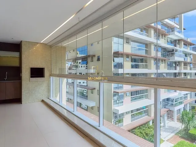 Apartamento 3 quartos e 7 banheiros, à venda, no bairro Água Verde em Curitiba