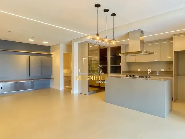 Apartamento 3 quartos e 4 banheiros, à venda, no bairro Água Verde em Curitiba