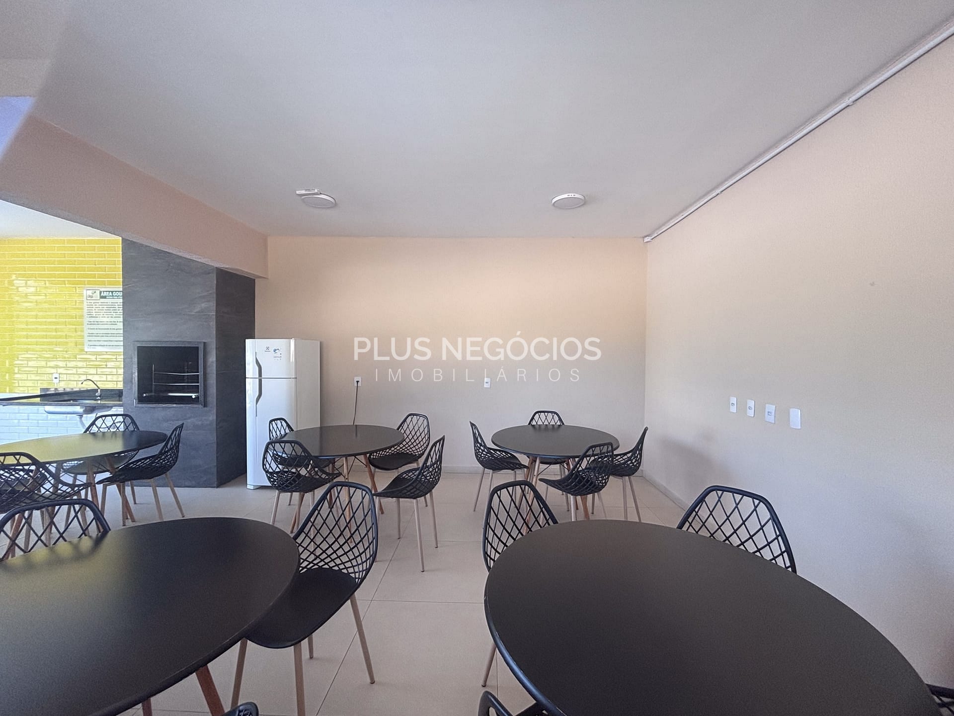 Apartamento à venda com 2 quartos, 41m² - Foto 20