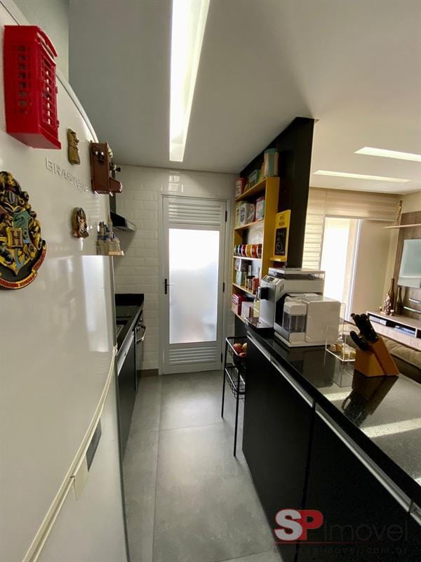 Apartamento à venda com 2 quartos, 59m² - Foto 17