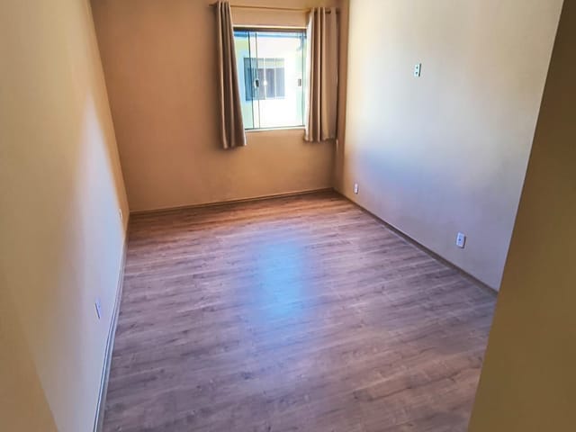 Apartamento 2 quartos e 1 banheiro, para alugar, no bairro Centro em Petrópolis