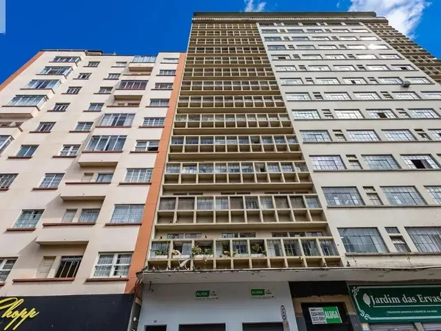 Apartamento 1 quarto e 1 banheiro, à venda, no bairro Centro em Curitiba