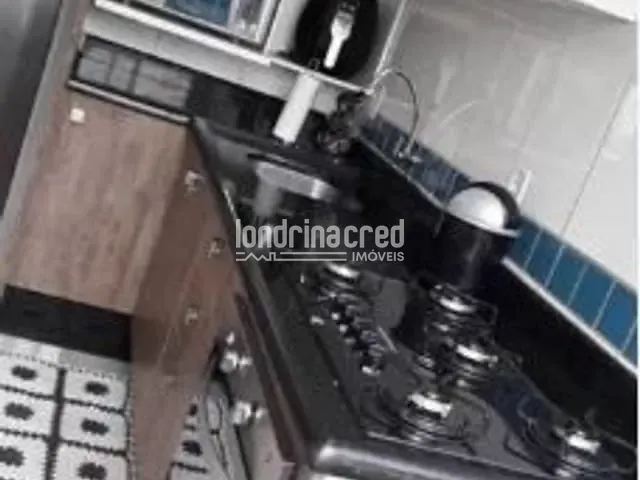 Apartamento 2 quartos e 1 banheiro, à venda, no bairro Jardim Montecatini em Cambé