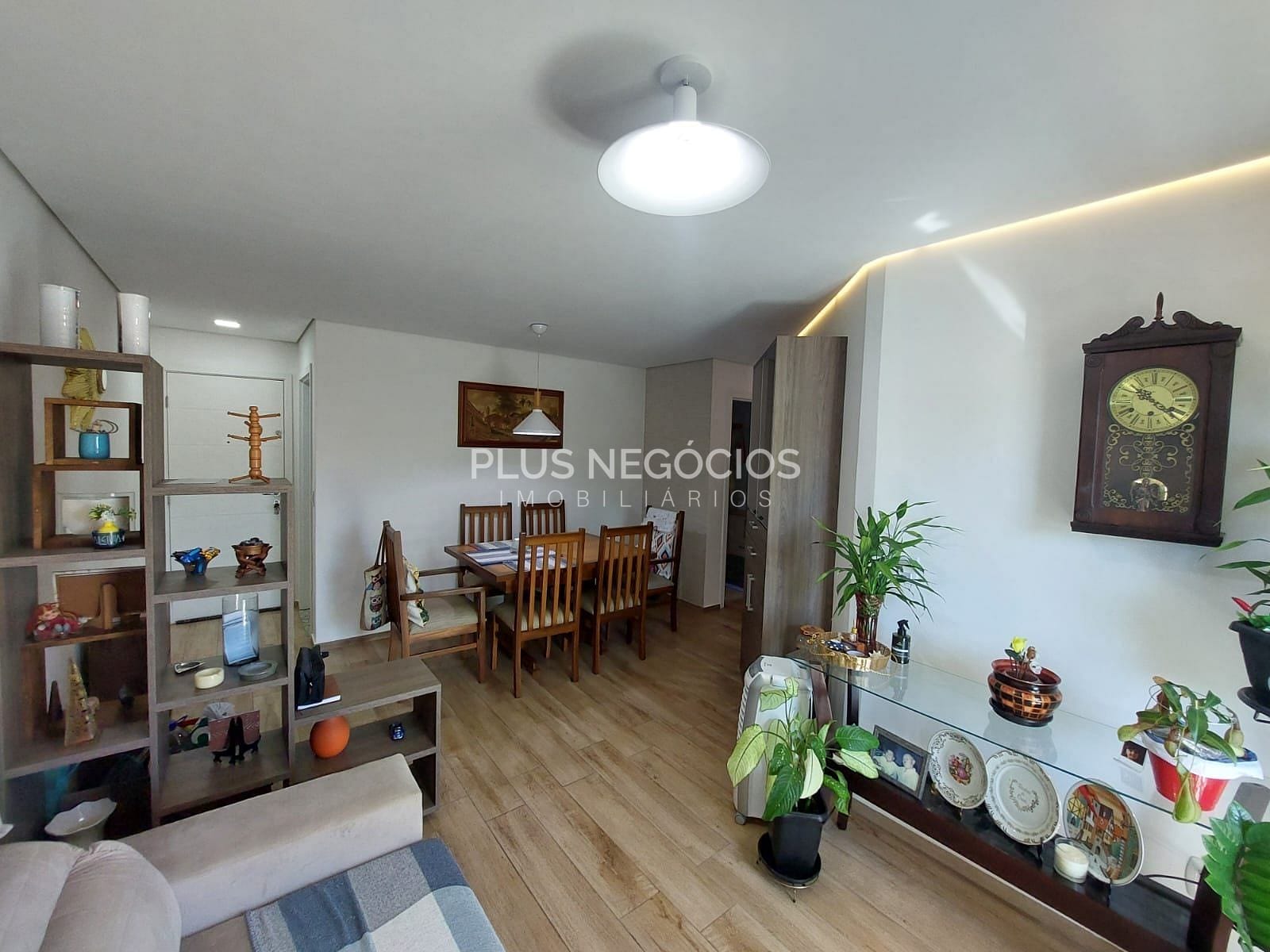 Apartamento à venda com 3 quartos, 80m² - Foto 1