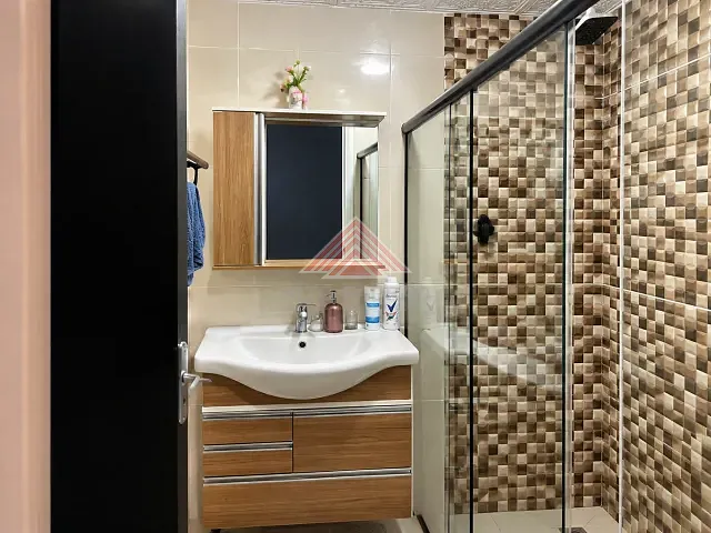Apartamento 2 quartos e 1 banheiro, à venda, no bairro Jardim Ipê em Mauá
