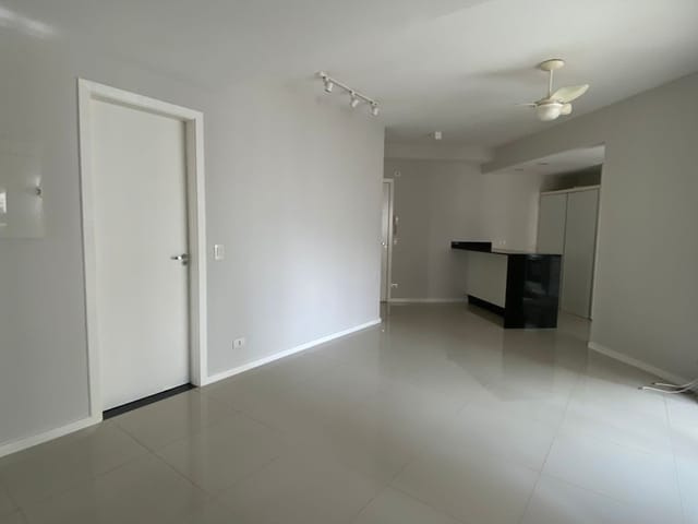 Apartamento com 105m² 2 quartos e 2 banheiros, para alugar, no bairro Gleba Palhano em Londrina