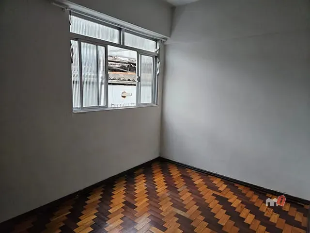Apartamento 1 quarto e 1 banheiro, para alugar, no bairro Centro em Petrópolis