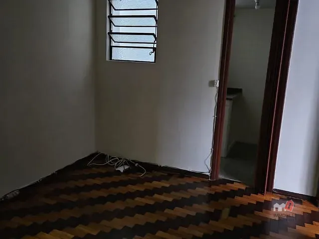 Apartamento 1 quarto e 1 banheiro, para alugar, no bairro Centro em Petrópolis