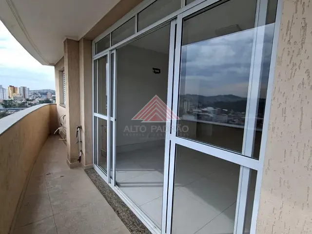 Apartamento 4 quartos e 1 banheiro, para alugar, no bairro Matriz em Mauá