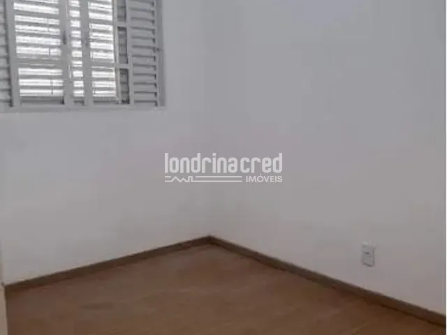 Apartamento 2 quartos e 1 banheiro, à venda, no bairro Jardim Strass em Londrina