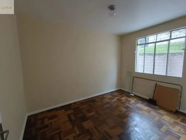Apartamento 3 quartos e 1 banheiro, para alugar, no bairro Portão em Curitiba