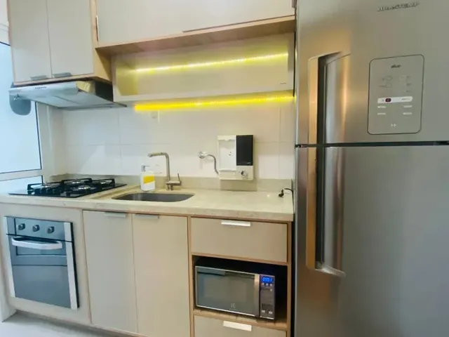 Apartamento 2 quartos e 2 banheiros, para alugar, no bairro Portão em Curitiba