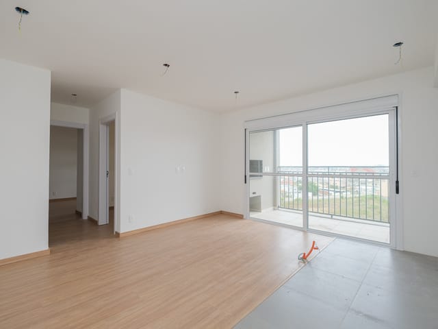 Apartamento 2 quartos e 1 banheiro, à venda ou para alugar, no bairro Areal em Pelotas