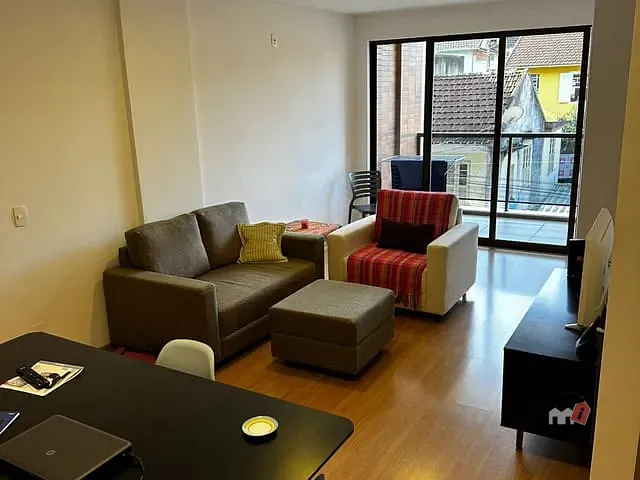 Apartamento 2 quartos e 1 banheiro, à venda, no bairro Coronel Veiga em Petrópolis