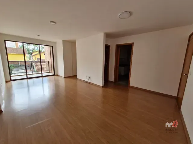 Apartamento 2 quartos e 1 banheiro, à venda, no bairro Coronel Veiga em Petrópolis