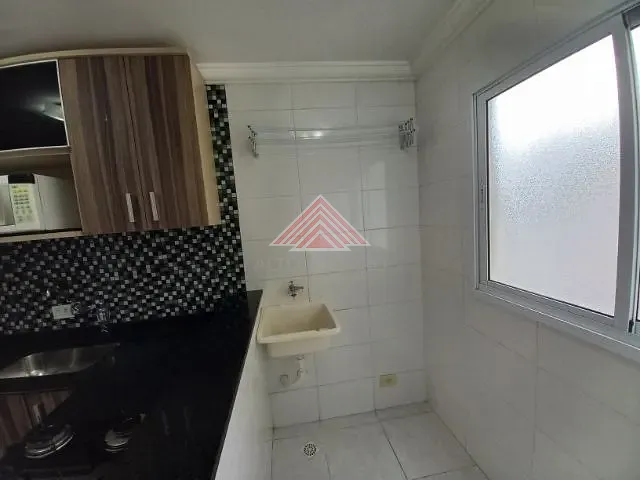 Apartamento 2 quartos e 1 banheiro, para alugar, no bairro Jardim Pilar em Mauá
