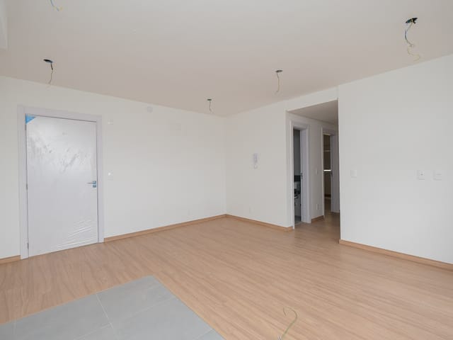 Apartamento 3 quartos e 2 banheiros, à venda ou para alugar, no bairro Areal em Pelotas