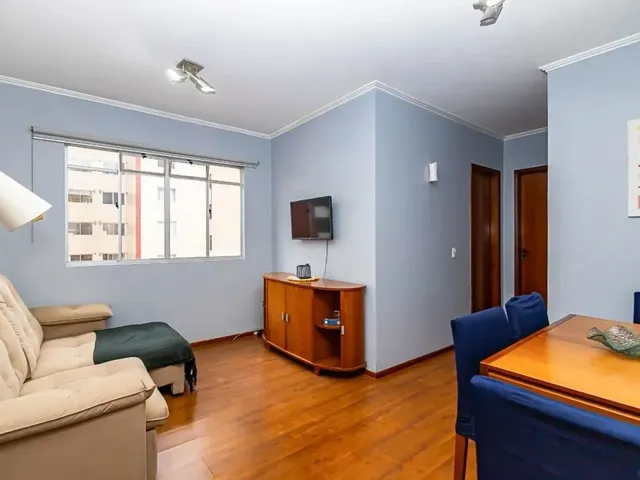 Apartamento 2 quartos e 1 banheiro, para alugar, no bairro Água Verde em Curitiba