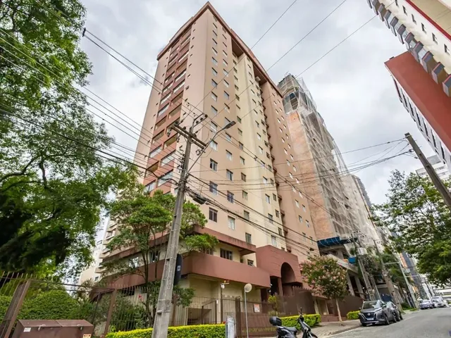 Apartamento 2 quartos e 1 banheiro, para alugar, no bairro Água Verde em Curitiba