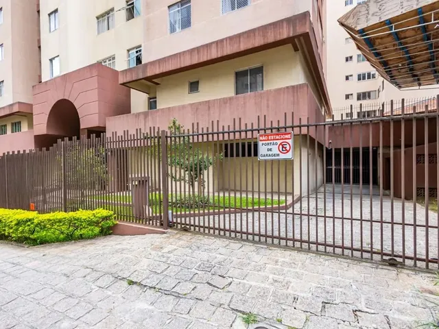 Apartamento 2 quartos e 1 banheiro, para alugar, no bairro Água Verde em Curitiba